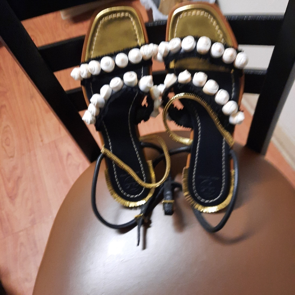 Shoes - Picture 2 of 4